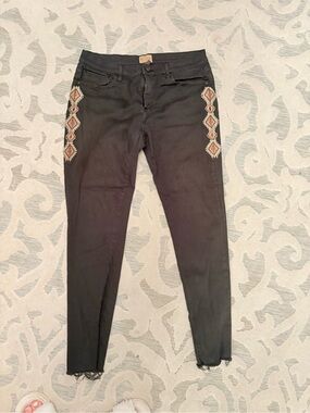 Black Skinny Jeans with Side Embroidery